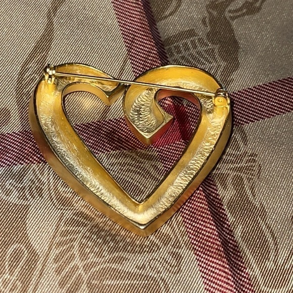 VINTAGE Gold Plated Large Heart Brooch - Picture 11 of 11